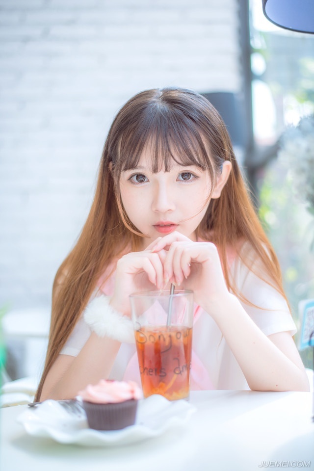 生活的真谛在于宽恕与忘记：宽恕那些值得的人，忘记那些不值得的人。